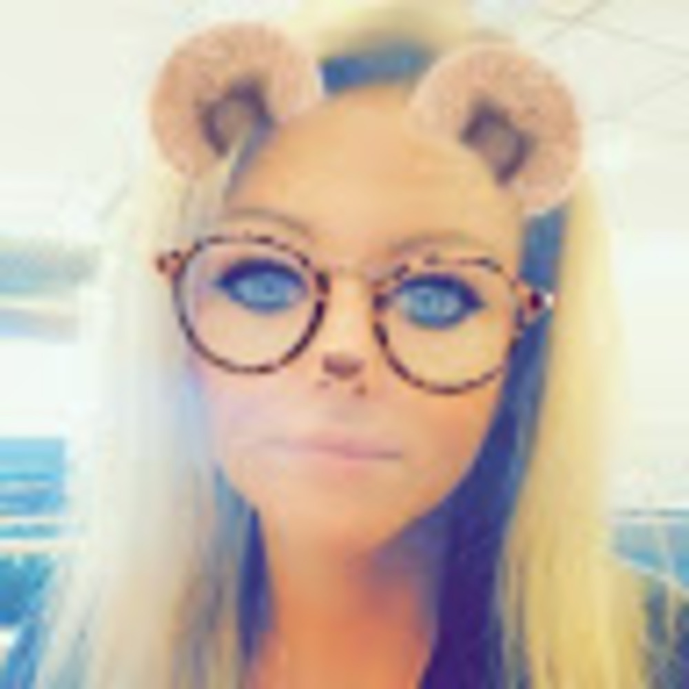 Meet your Posher, Danielle